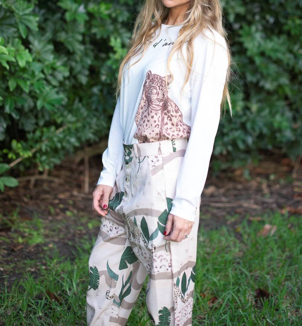 NEW LAS SURENAS pant in jungle d' amour in camel